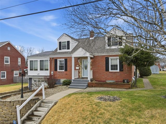 702 Hemlock Dr, Aliquippa, PA 15001