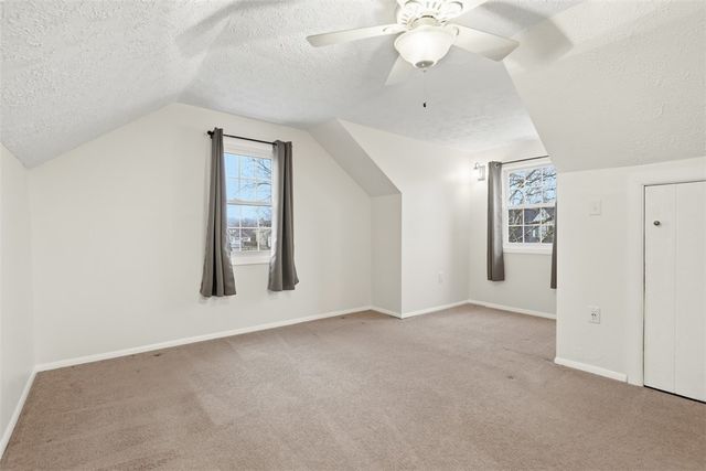 702 Hemlock Dr, Aliquippa, PA 15001