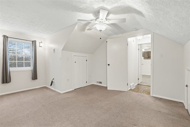 702 Hemlock Dr, Aliquippa, PA 15001