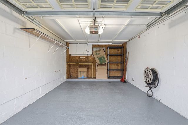 702 Hemlock Dr, Aliquippa, PA 15001