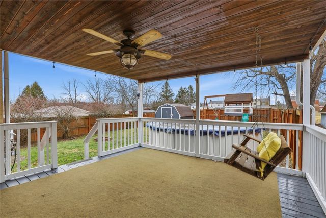 702 Hemlock Dr, Aliquippa, PA 15001