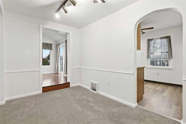 702 Hemlock Dr, Aliquippa, PA 15001