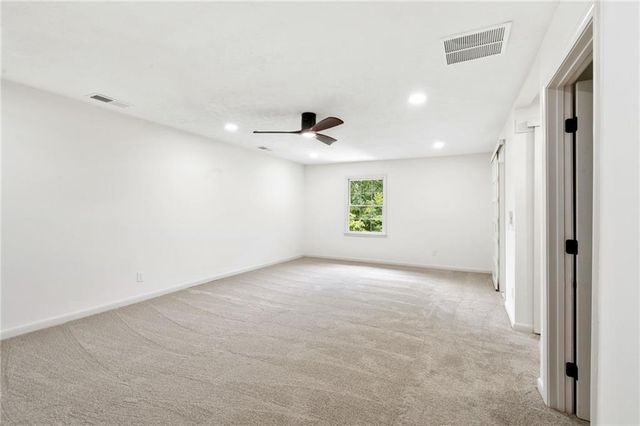 3844 Lake SE Drive, Smyrna, GA 30082