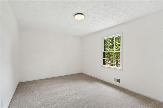 3844 Lake SE Drive, Smyrna, GA 30082