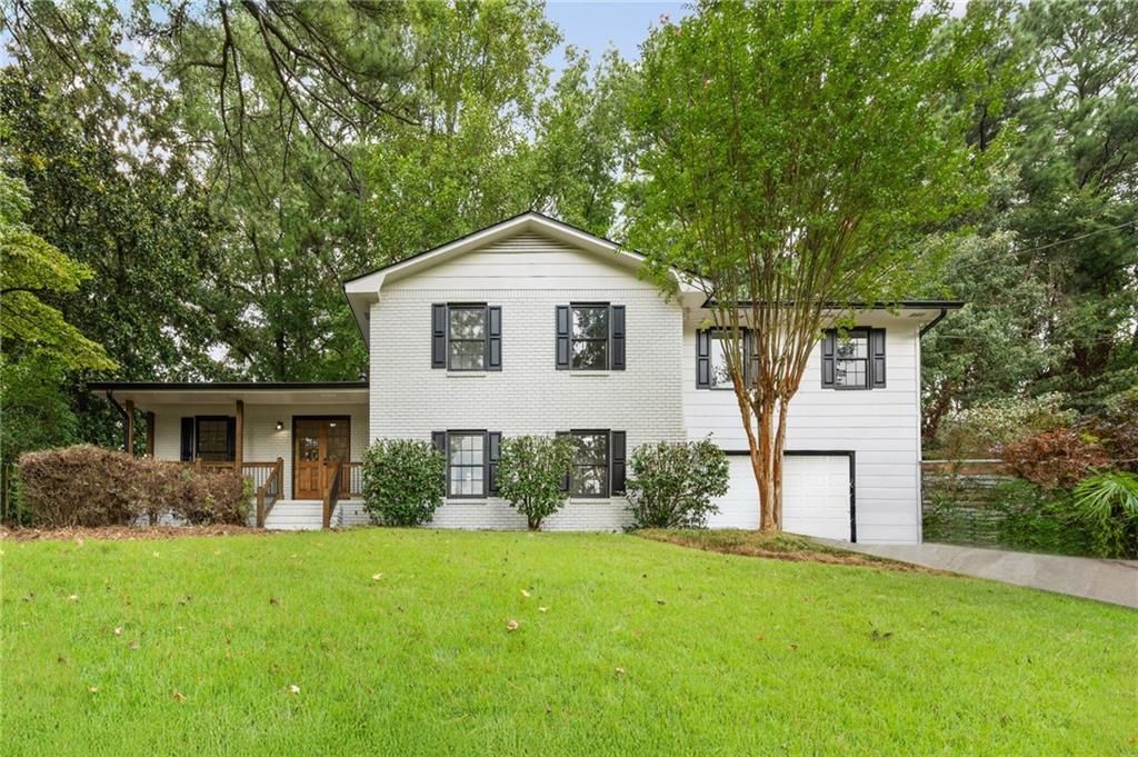 3844 Lake SE Drive, Smyrna, GA 30082
