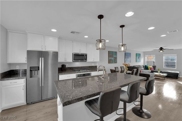 9956 Sable Point Street, Las Vegas, NV 89178