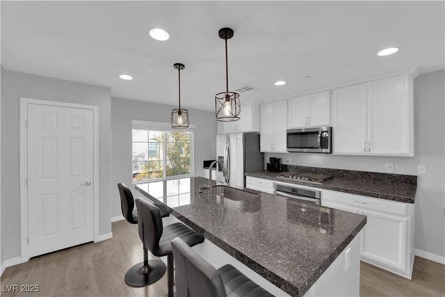 9956 Sable Point Street, Las Vegas, NV 89178