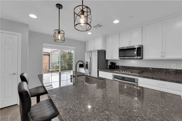 9956 Sable Point Street, Las Vegas, NV 89178