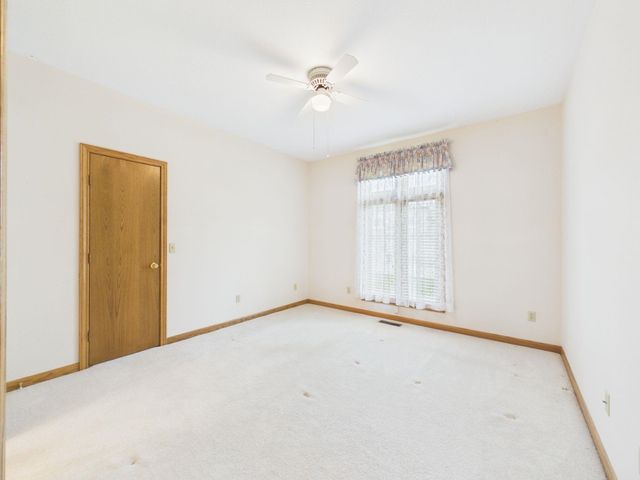 939 N Woodridge Ct, Wichita, KS 67206