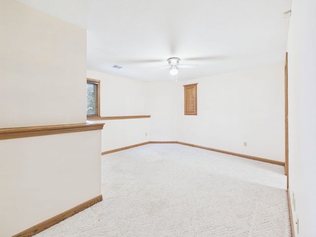 939 N Woodridge Ct, Wichita, KS 67206