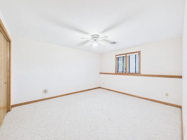 939 N Woodridge Ct, Wichita, KS 67206