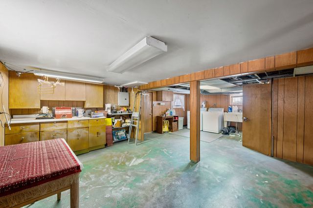 10657 S Avenue G, Chicago, IL 60617