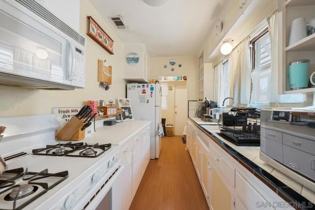 69 Twiggs St, San Diego, CA 92110