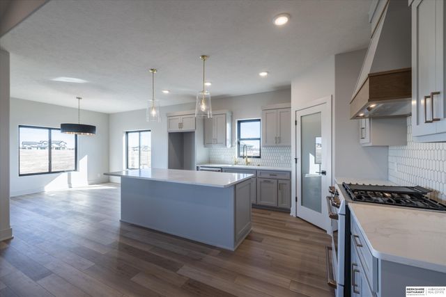 418 Karloff Circle, Yutan, NE 68073