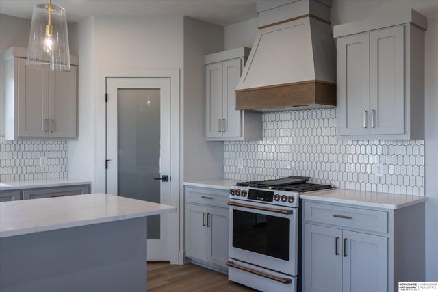 418 Karloff Circle, Yutan, NE 68073