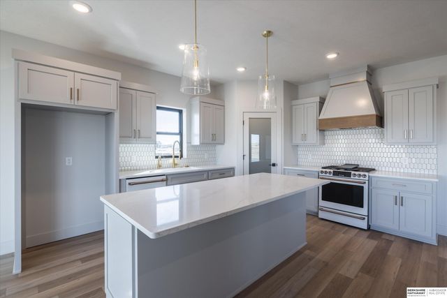 418 Karloff Circle, Yutan, NE 68073