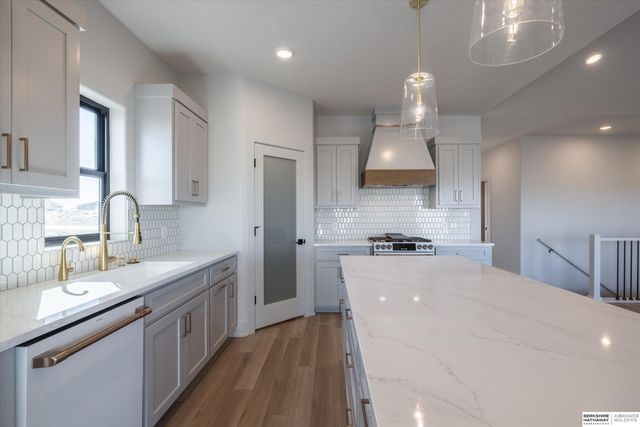 418 Karloff Circle, Yutan, NE 68073