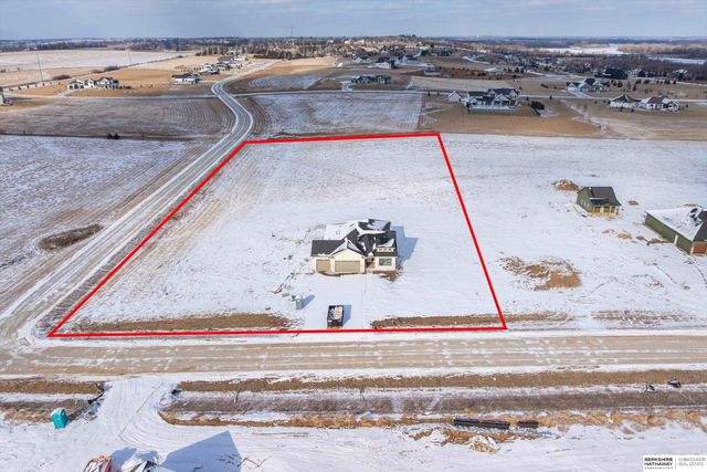 418 Karloff Circle, Yutan, NE 68073