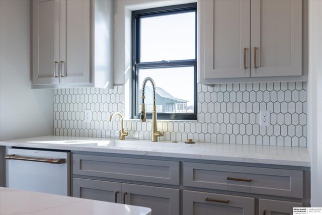 418 Karloff Circle, Yutan, NE 68073