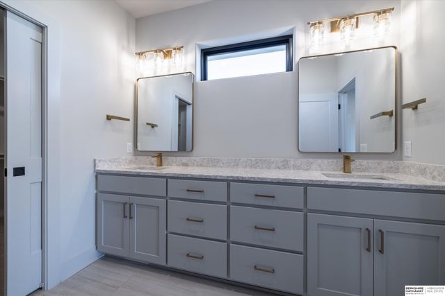 418 Karloff Circle, Yutan, NE 68073