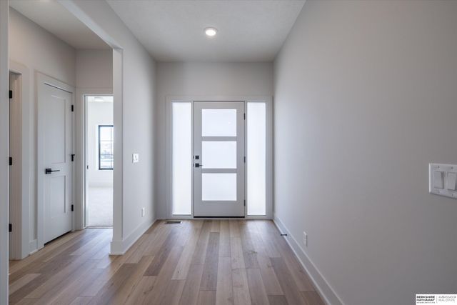 418 Karloff Circle, Yutan, NE 68073