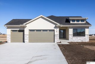 418 Karloff Circle, Yutan, NE 68073