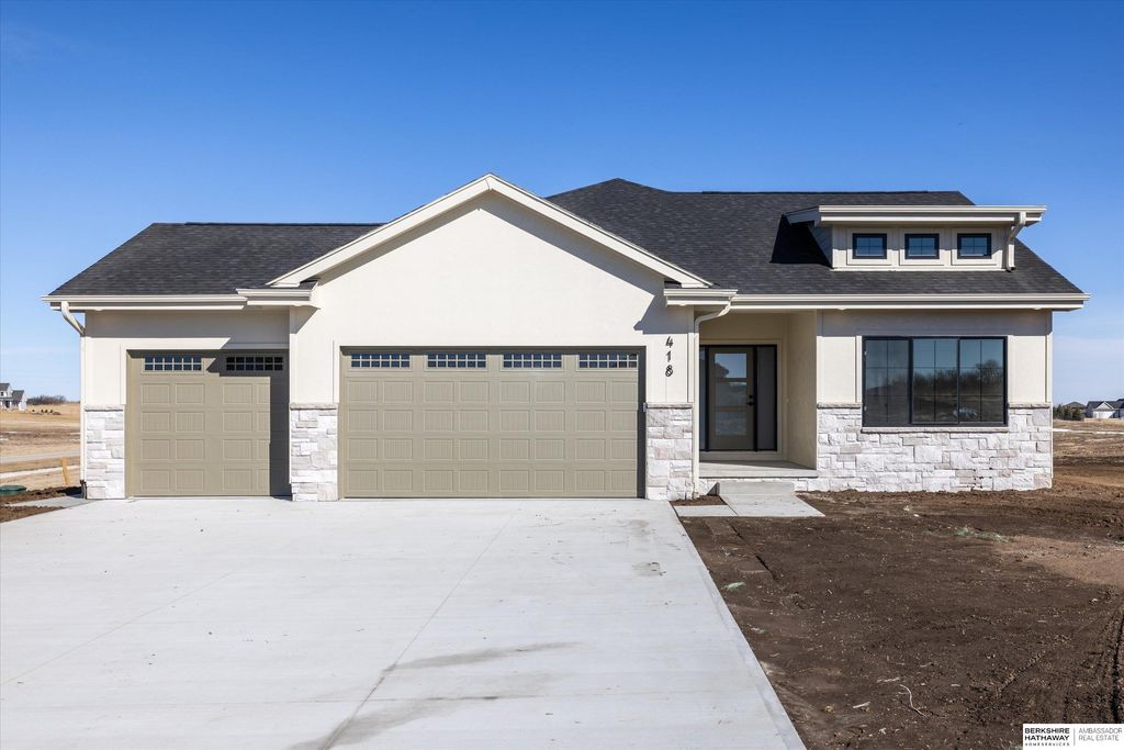 418 Karloff Circle, Yutan, NE 68073