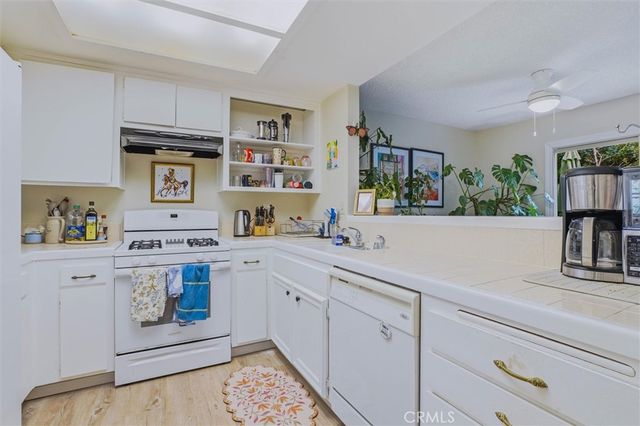 1390 Vista del Lago, San Luis Obispo, CA 93401
