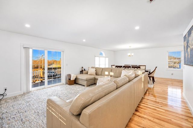 5 Vista Way, Fall River, MA 02724