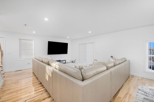 5 Vista Way, Fall River, MA 02724