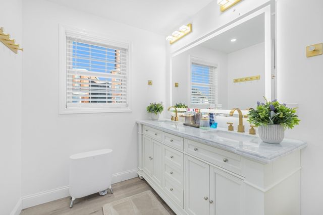 5 Vista Way, Fall River, MA 02724