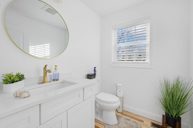 5 Vista Way, Fall River, MA 02724