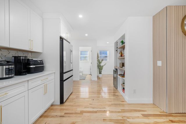 5 Vista Way, Fall River, MA 02724