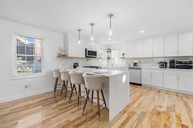 5 Vista Way, Fall River, MA 02724