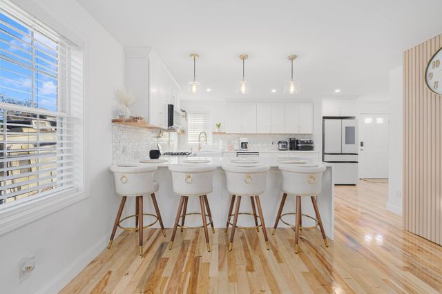 5 Vista Way, Fall River, MA 02724