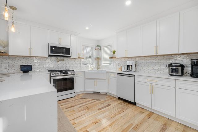 5 Vista Way, Fall River, MA 02724