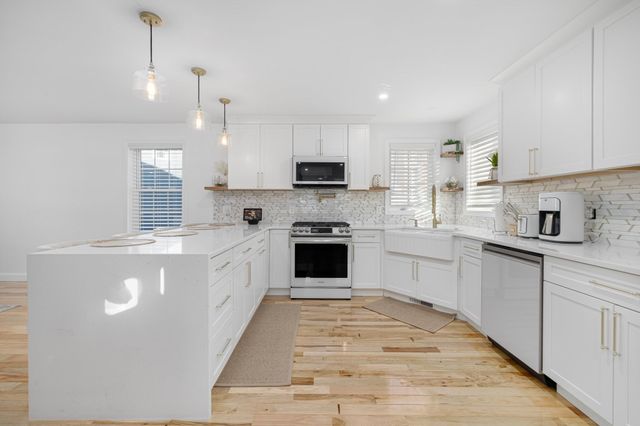 5 Vista Way, Fall River, MA 02724