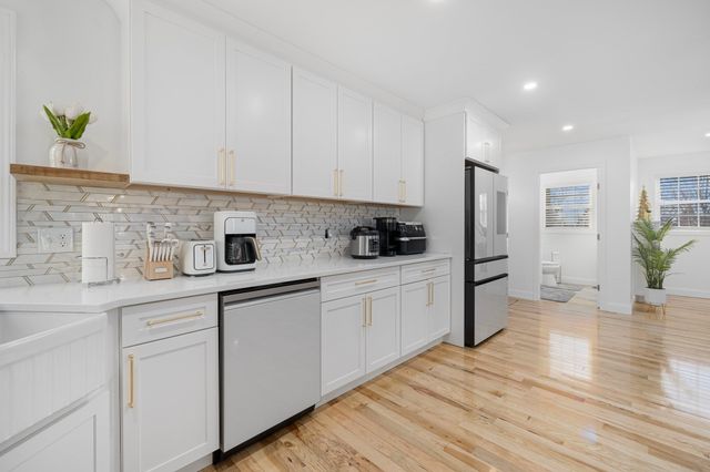 5 Vista Way, Fall River, MA 02724