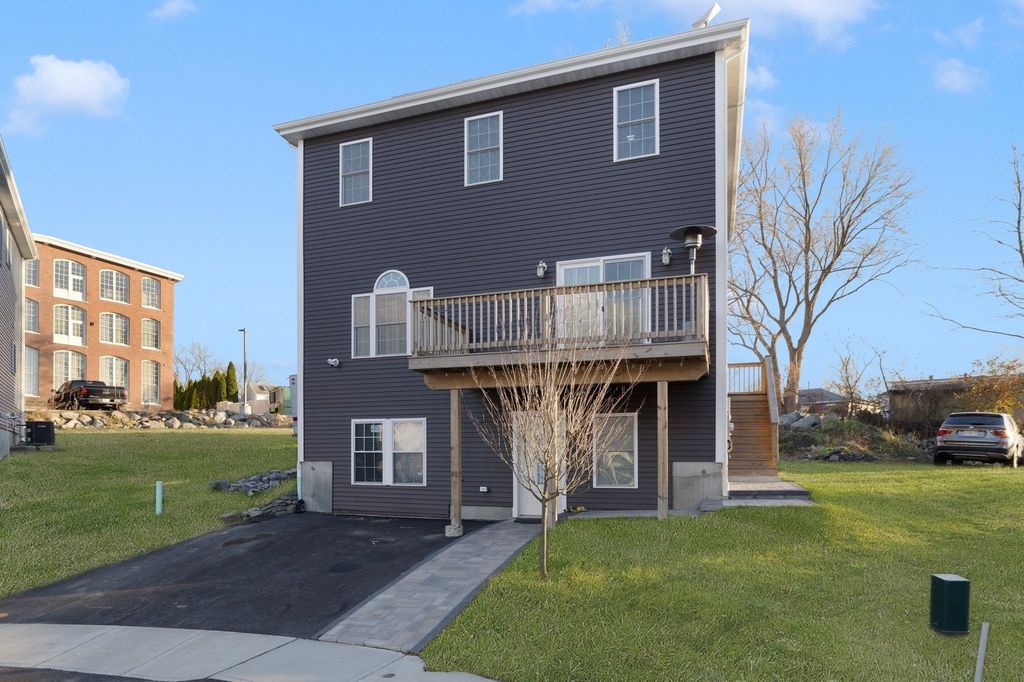 5 Vista Way, Fall River, MA 02724