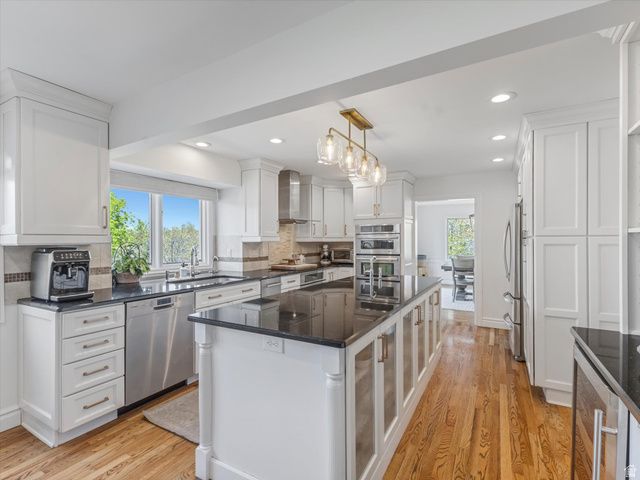8318 S RIDGE POINT RD, Sandy, UT 84093