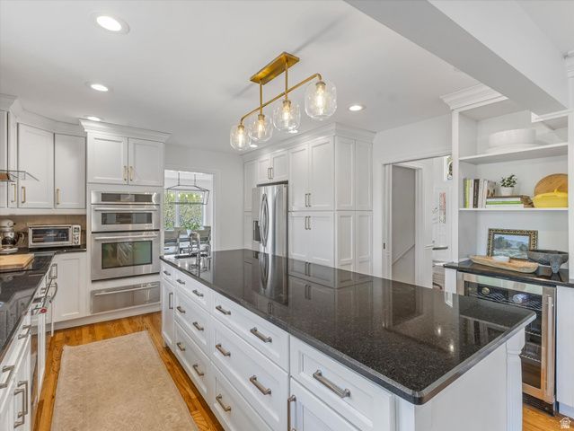 8318 S RIDGE POINT RD, Sandy, UT 84093
