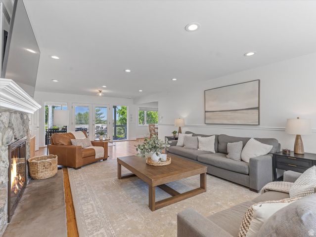 8318 S RIDGE POINT RD, Sandy, UT 84093