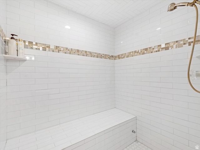 8318 S RIDGE POINT RD, Sandy, UT 84093