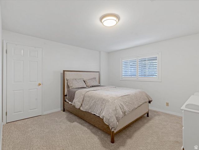 8318 S RIDGE POINT RD, Sandy, UT 84093