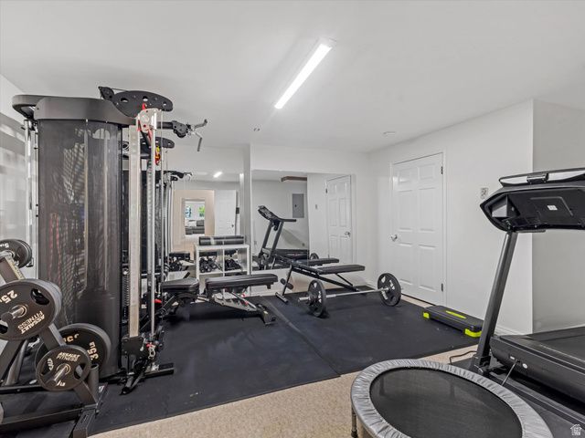 8318 S RIDGE POINT RD, Sandy, UT 84093