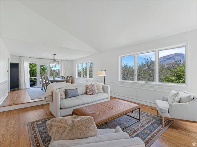 8318 S RIDGE POINT RD, Sandy, UT 84093