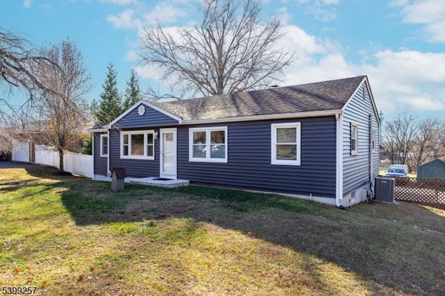 55 Robbins Rd, Branchburg Twp., NJ 08876