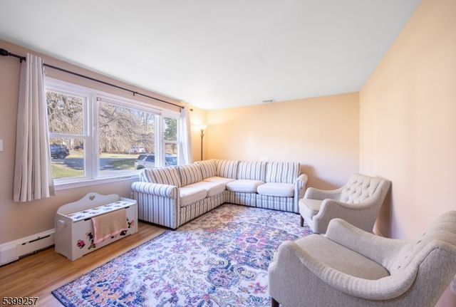 55 Robbins Rd, Branchburg Twp., NJ 08876