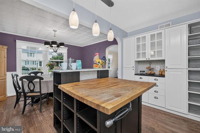 9908 DICKENS AVE, Bethesda, MD 20814