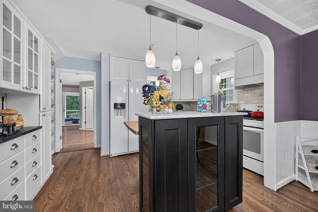 9908 DICKENS AVE, Bethesda, MD 20814